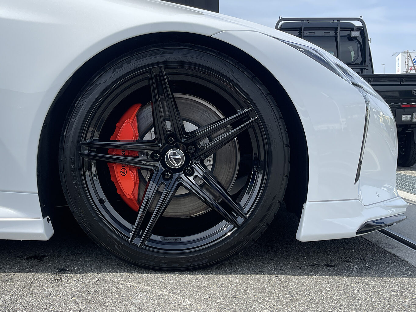 現役サッカー選手(ガンバ大阪)のお客様にご成約頂きました、弊社オリジナルブランドのUNIVERSAL DESIGNのコンプリートカーです！