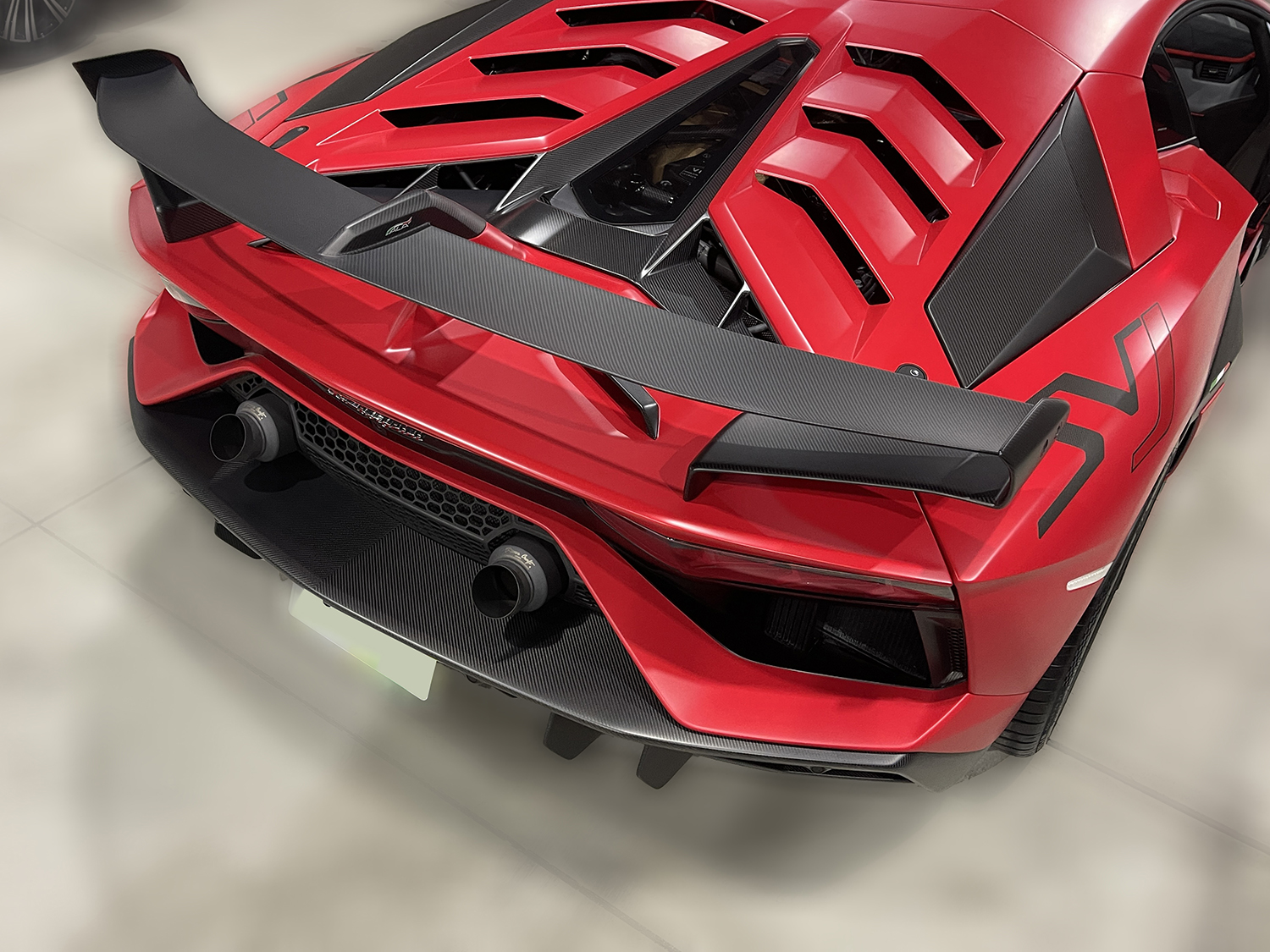 ランボルギーニ アヴェンタドール SVJ 希少車 リア