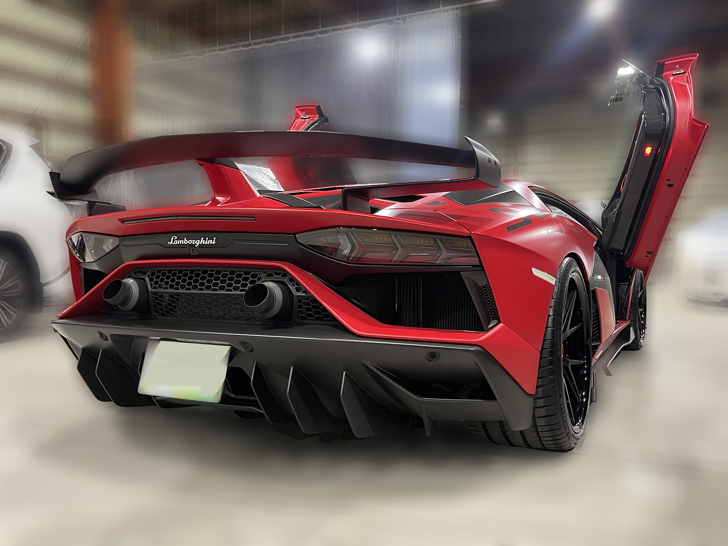 ランボルギーニ アヴェンタドール SVJ 希少車 リア