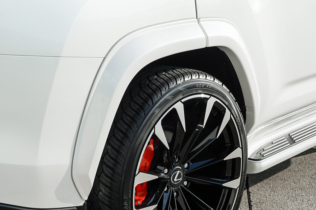 LEXUS LX600 LX700h UNIVERSAL DESIGN エアロパーツ オーバーフェンダー 24インチ